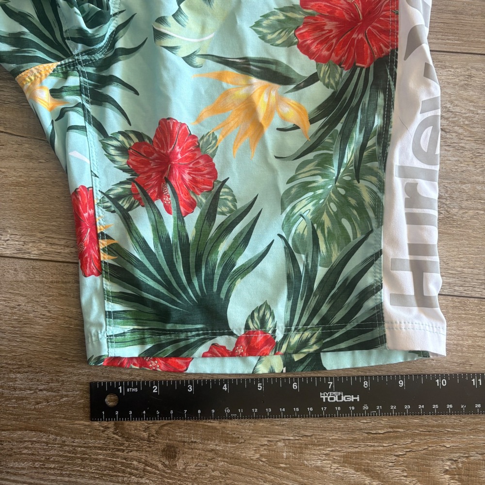 Hurley Board Shorts Men 32 Floral Hibiscus Tropical Surf Swim Trunks Quick Dry - Picture 8 of 8